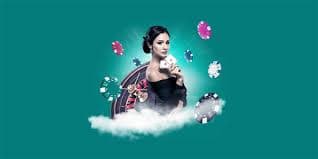 রঙিন স্লটস গেমের রিল ও পেলাইন দেখানো হচ্ছে